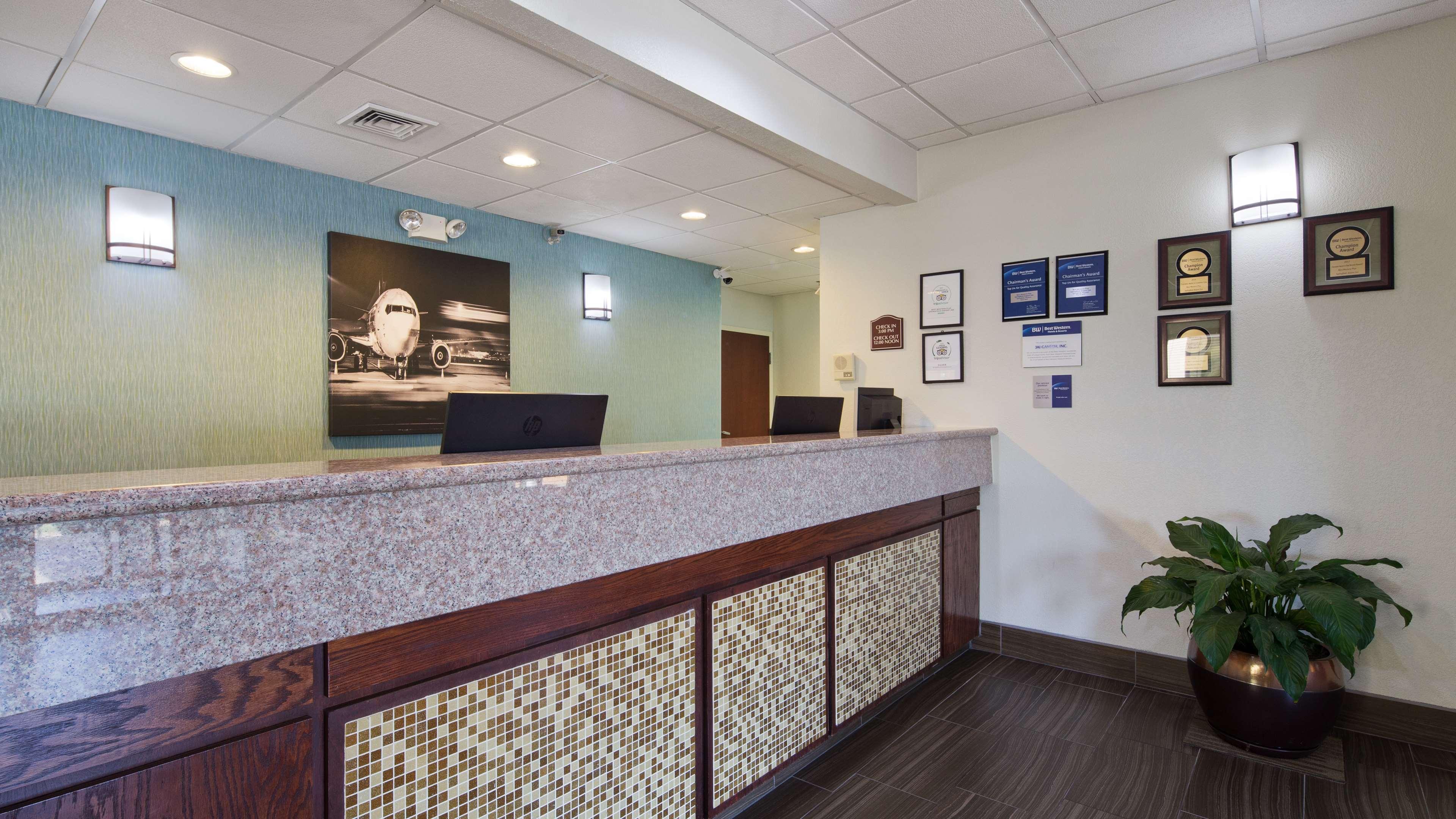 Best Western Plus Springfield Airport Inn Exterior foto